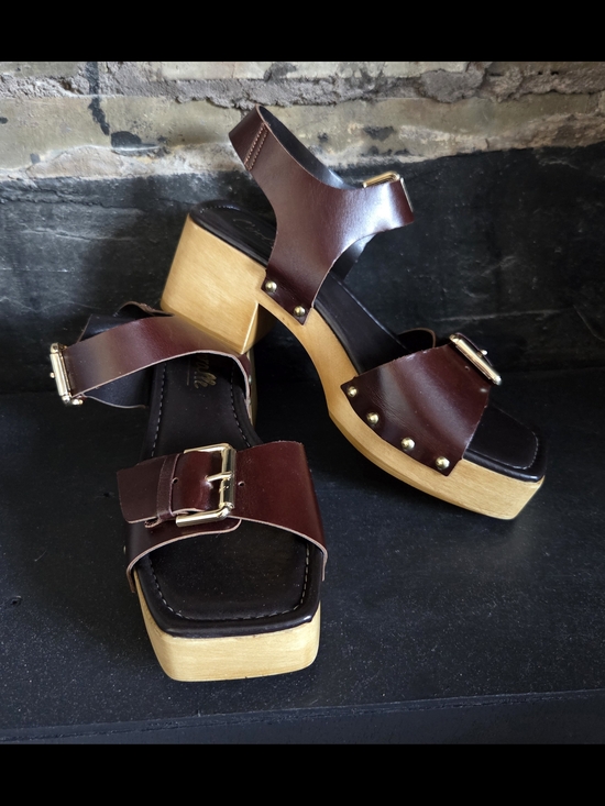 L'INTERVALLE Shoes - L'INTERVALLE Dark Brown Leather Platform Sandals with Gold Accents